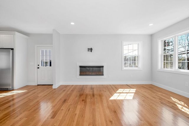 51 Willard, Lowell, MA 01850