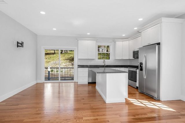 51 Willard, Lowell, MA 01850