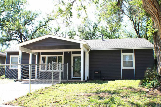 3371 SW Kirklawn AVE, Topeka, KS 66611