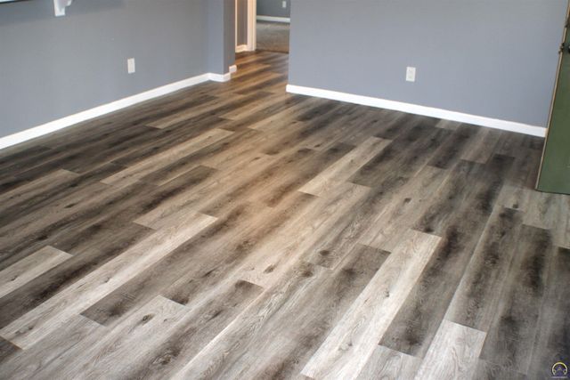 3371 SW Kirklawn AVE, Topeka, KS 66611