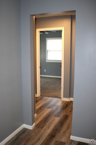 3371 SW Kirklawn AVE, Topeka, KS 66611