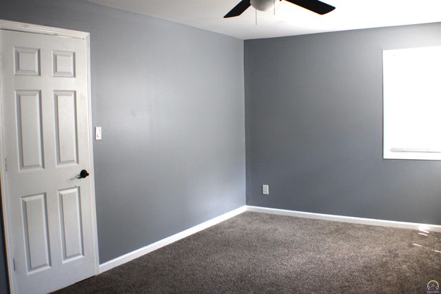 3371 SW Kirklawn AVE, Topeka, KS 66611