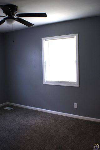 3371 SW Kirklawn AVE, Topeka, KS 66611