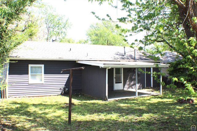 3371 SW Kirklawn AVE, Topeka, KS 66611