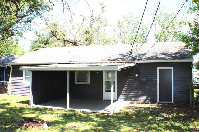 3371 SW Kirklawn AVE, Topeka, KS 66611