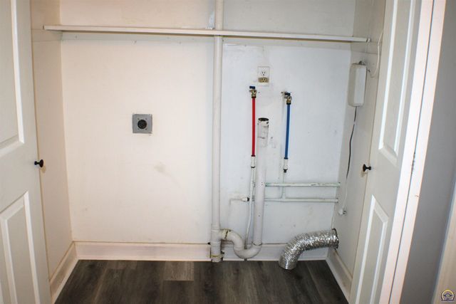 3371 SW Kirklawn AVE, Topeka, KS 66611