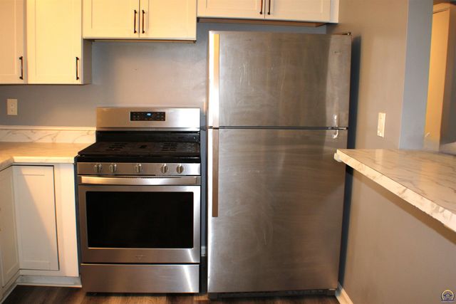 3371 SW Kirklawn AVE, Topeka, KS 66611