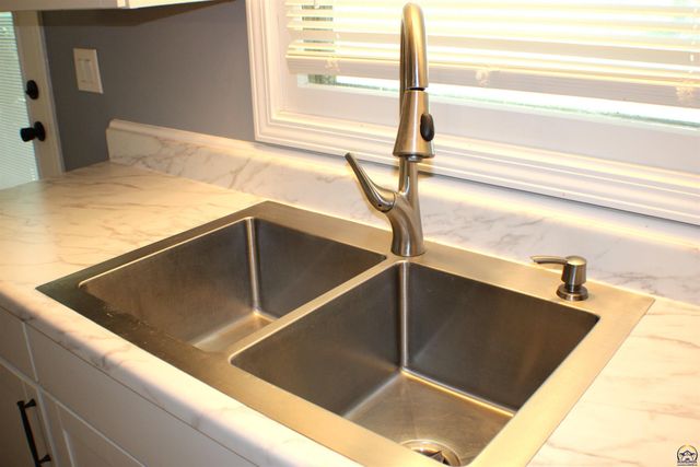 3371 SW Kirklawn AVE, Topeka, KS 66611