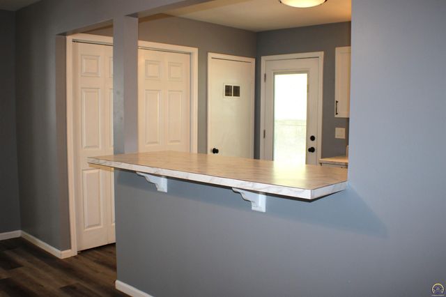 3371 SW Kirklawn AVE, Topeka, KS 66611