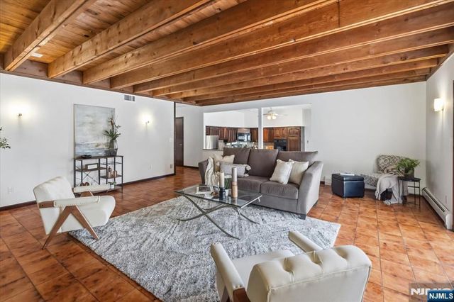 360 Valley View Avenue, Paramus, NJ 07652