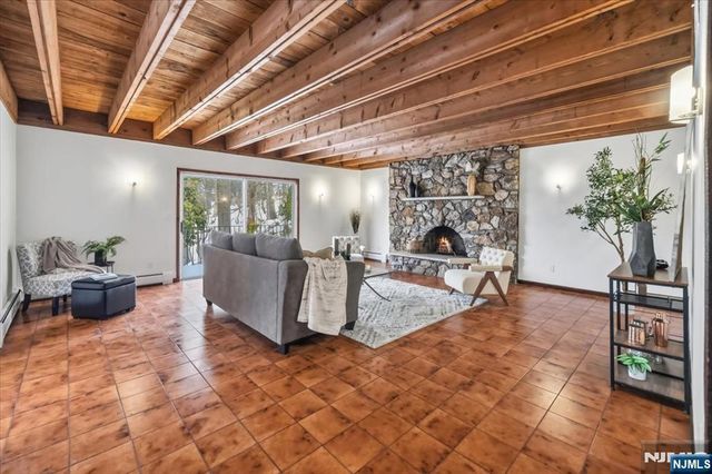 360 Valley View Avenue, Paramus, NJ 07652