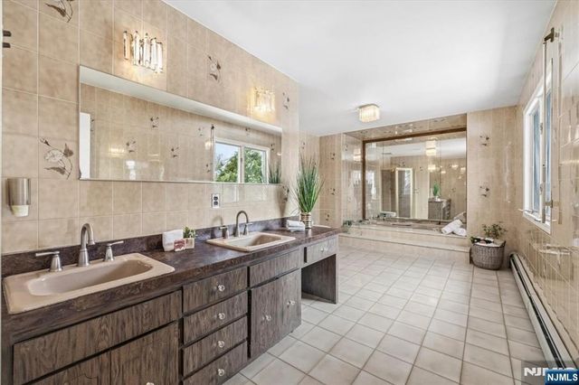 360 Valley View Avenue, Paramus, NJ 07652