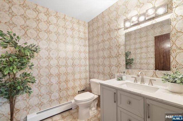 360 Valley View Avenue, Paramus, NJ 07652