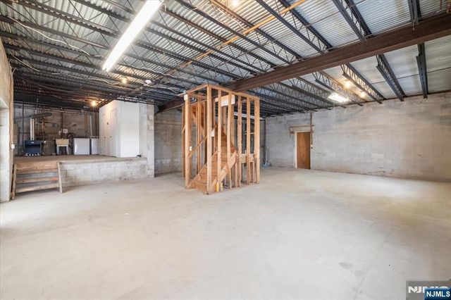 360 Valley View Avenue, Paramus, NJ 07652