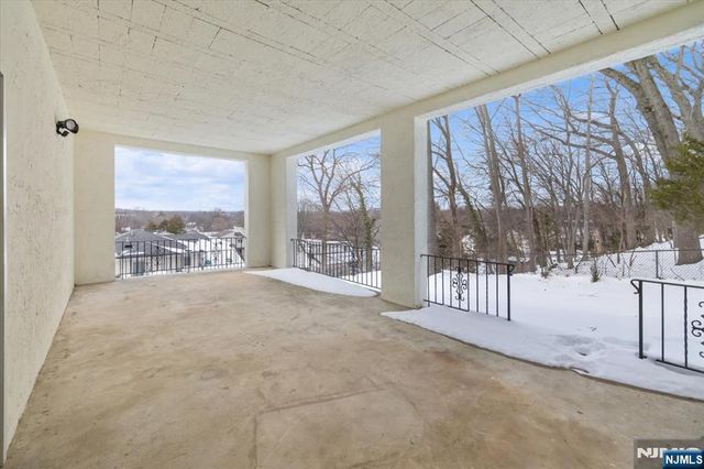 360 Valley View Avenue, Paramus, NJ 07652