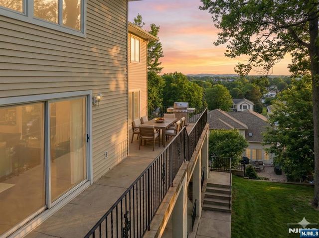 360 Valley View Avenue, Paramus, NJ 07652