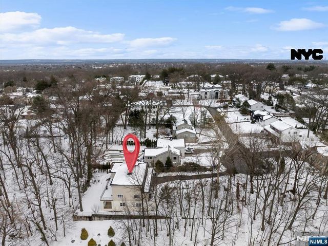 360 Valley View Avenue, Paramus, NJ 07652