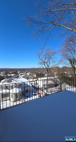 360 Valley View Avenue, Paramus, NJ 07652