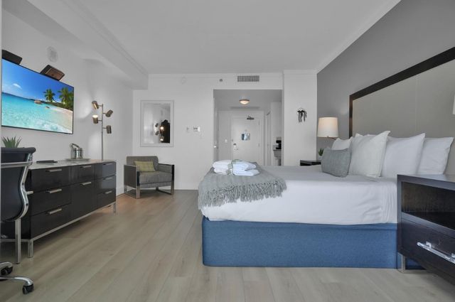 2889 Mcfarlane Road 1516, Miami, FL 33133