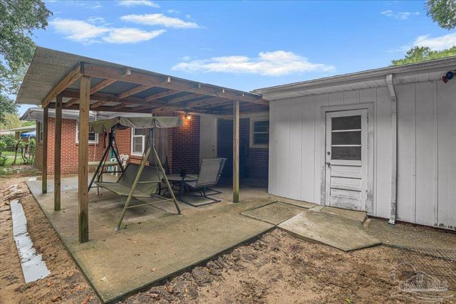 17 Linda St, Pensacola, FL 32506