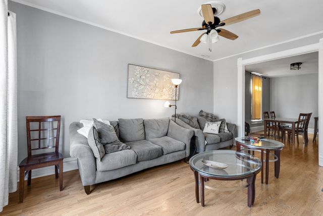 3020 N CLYBOURN Avenue, Chicago, IL 60618