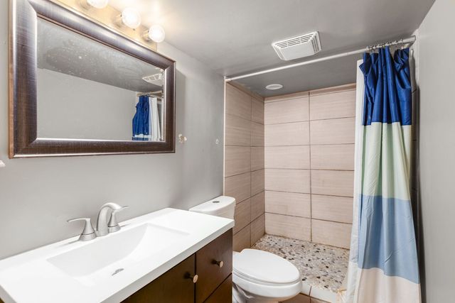 3020 N CLYBOURN Avenue, Chicago, IL 60618