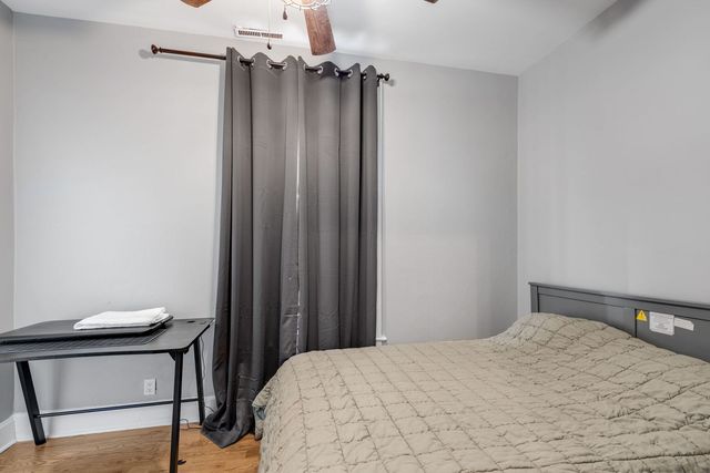 3020 N CLYBOURN Avenue, Chicago, IL 60618