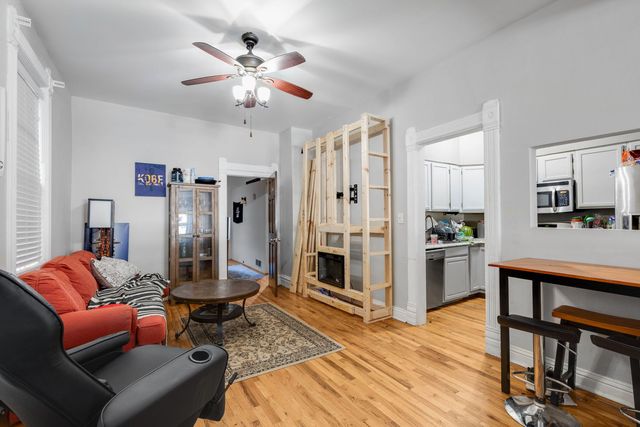 3020 N CLYBOURN Avenue, Chicago, IL 60618