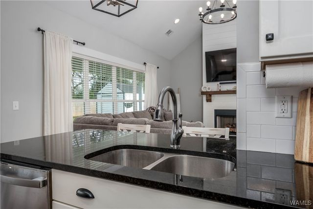 4150 Jamie, Moundville, AL 35474