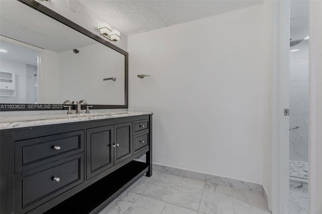 16051 Blatt Blvd 111, Weston, FL 33326