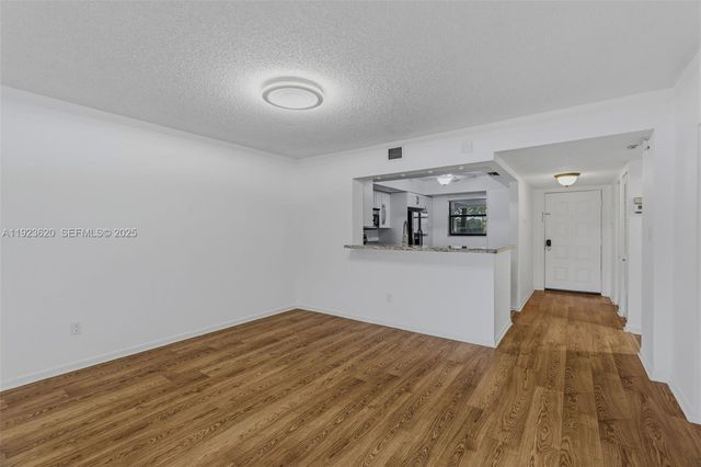 16051 Blatt Blvd 111, Weston, FL 33326