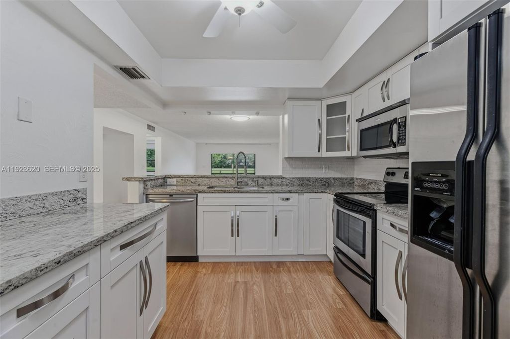 16051 Blatt Blvd 111, Weston, FL 33326