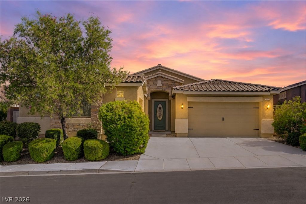1637 Blue Cliffs Avenue, Henderson, NV 89014 — photo 2