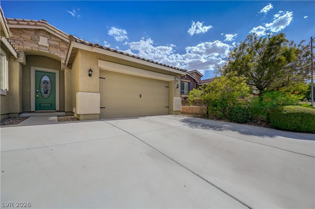 1637 Blue Cliffs Avenue, Henderson, NV 89014 — photo 5