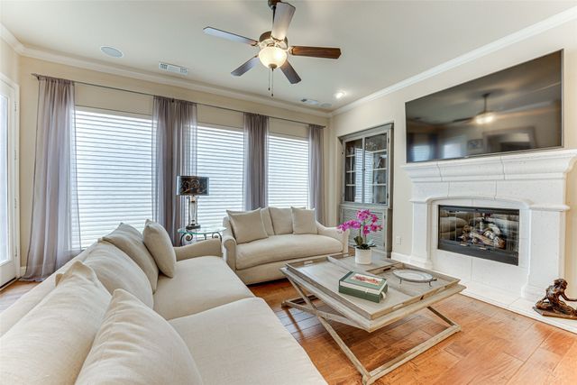 750 Laguna, Irving, TX 75039
