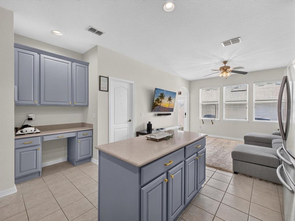 Image 5 of property listing at 12988 BORLAND STREET, Windermere, FL 34786