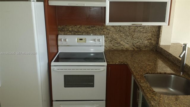 492 NW 165th St Rd C-509, Miami, FL 33169