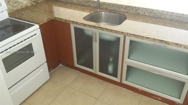 492 NW 165th St Rd C-509, Miami, FL 33169