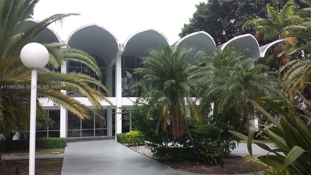 492 NW 165th St Rd C-509, Miami, FL 33169