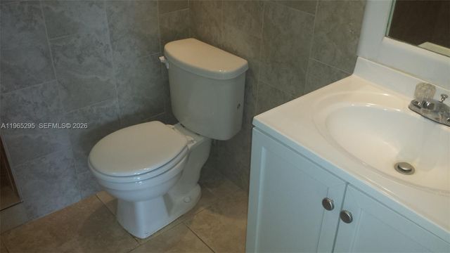 492 NW 165th St Rd C-509, Miami, FL 33169