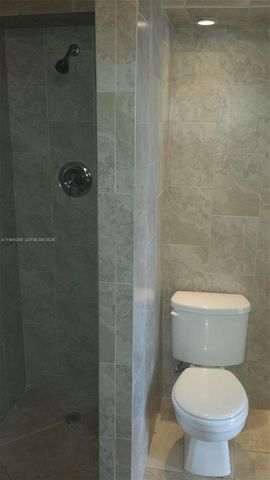 492 NW 165th St Rd C-509, Miami, FL 33169