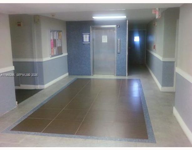 492 NW 165th St Rd C-509, Miami, FL 33169