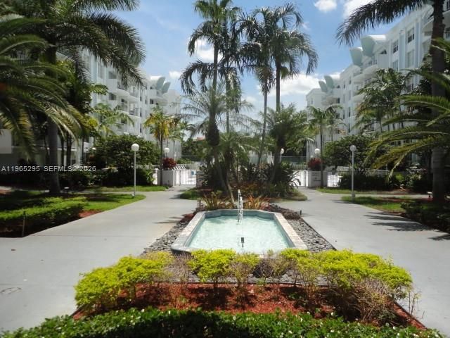 492 NW 165th St Rd C-509, Miami, FL 33169