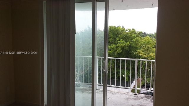 492 NW 165th St Rd C-509, Miami, FL 33169