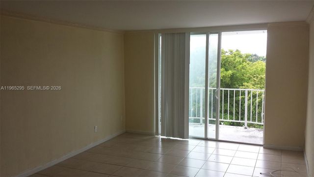 492 NW 165th St Rd C-509, Miami, FL 33169