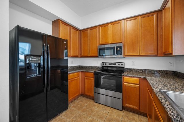 2227 ROANOKE SPRINGS DRIVE, Ruskin, FL 33570