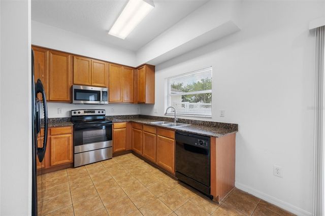 2227 ROANOKE SPRINGS DRIVE, Ruskin, FL 33570