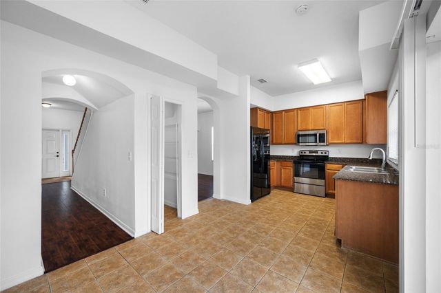 2227 ROANOKE SPRINGS DRIVE, Ruskin, FL 33570