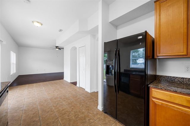 2227 ROANOKE SPRINGS DRIVE, Ruskin, FL 33570