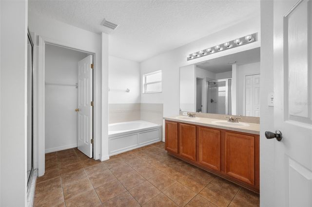 2227 ROANOKE SPRINGS DRIVE, Ruskin, FL 33570